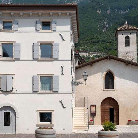 Absentia 1763 Garda Boutique Home - Lake Front Brenzone sul Garda Exterior photo