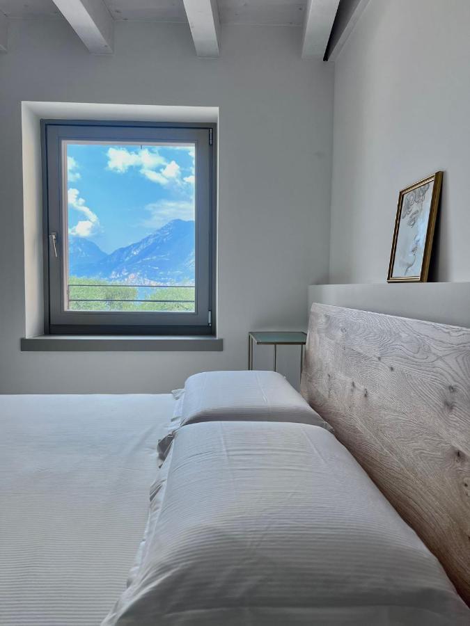 Absentia 1763 Garda Boutique Home - Lake Front Brenzone sul Garda Exterior photo