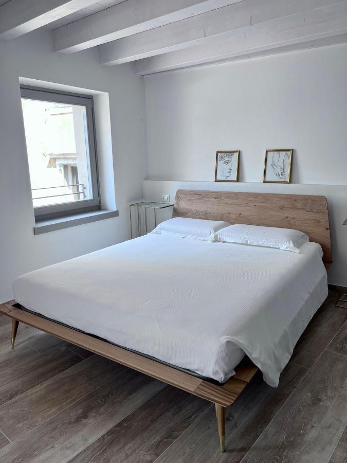 Absentia 1763 Garda Boutique Home - Lake Front Brenzone sul Garda Exterior photo