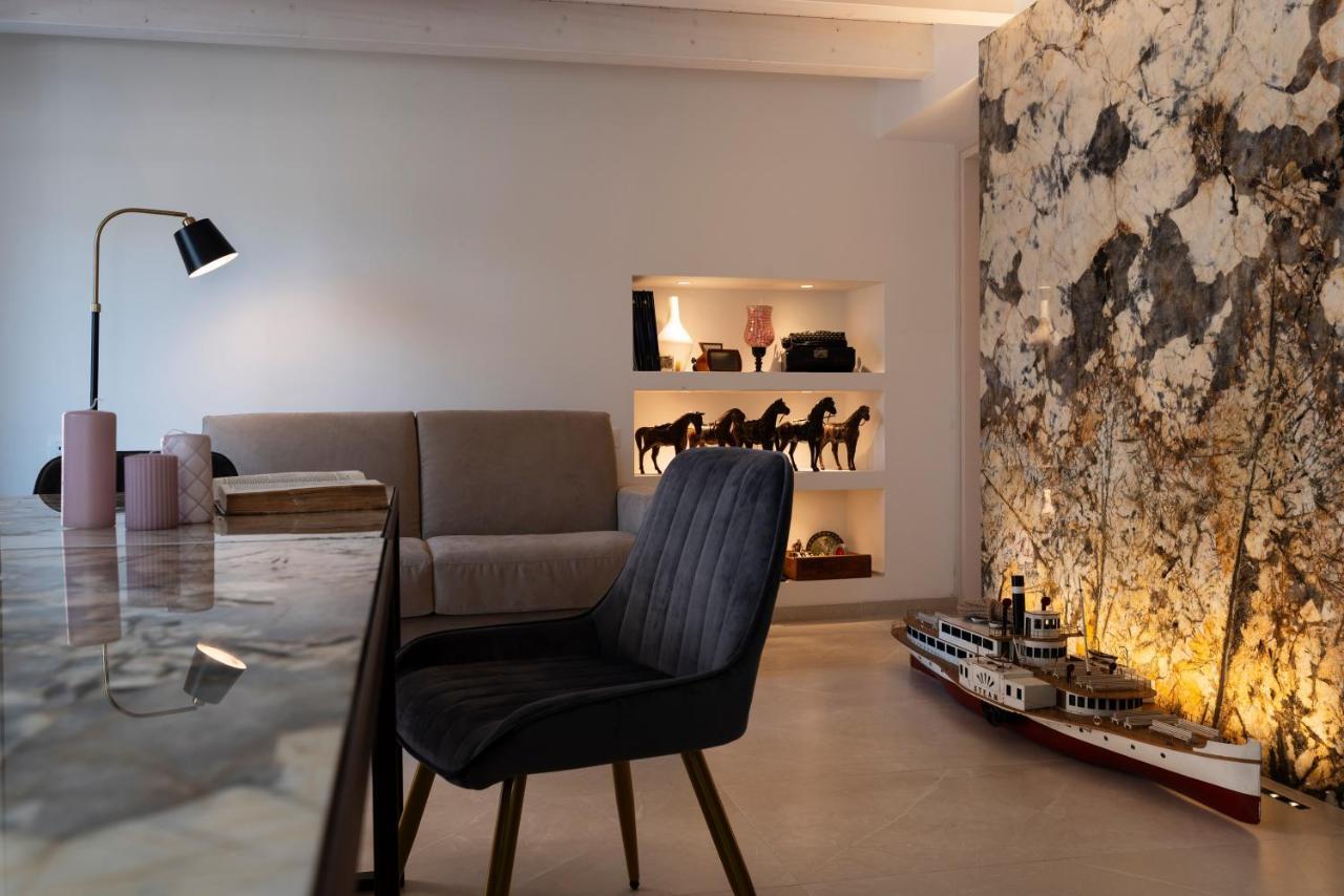 Absentia 1763 Garda Boutique Home - Lake Front Brenzone sul Garda Exterior photo