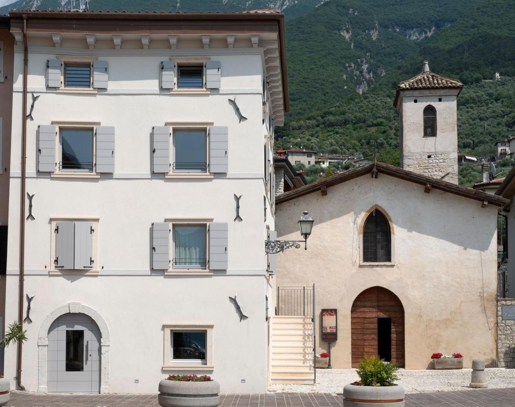 Absentia 1763 Garda Boutique Home - Lake Front Brenzone sul Garda Exterior photo