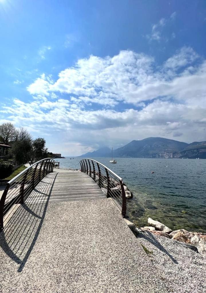 Absentia 1763 Garda Boutique Home - Lake Front Brenzone sul Garda Exterior photo