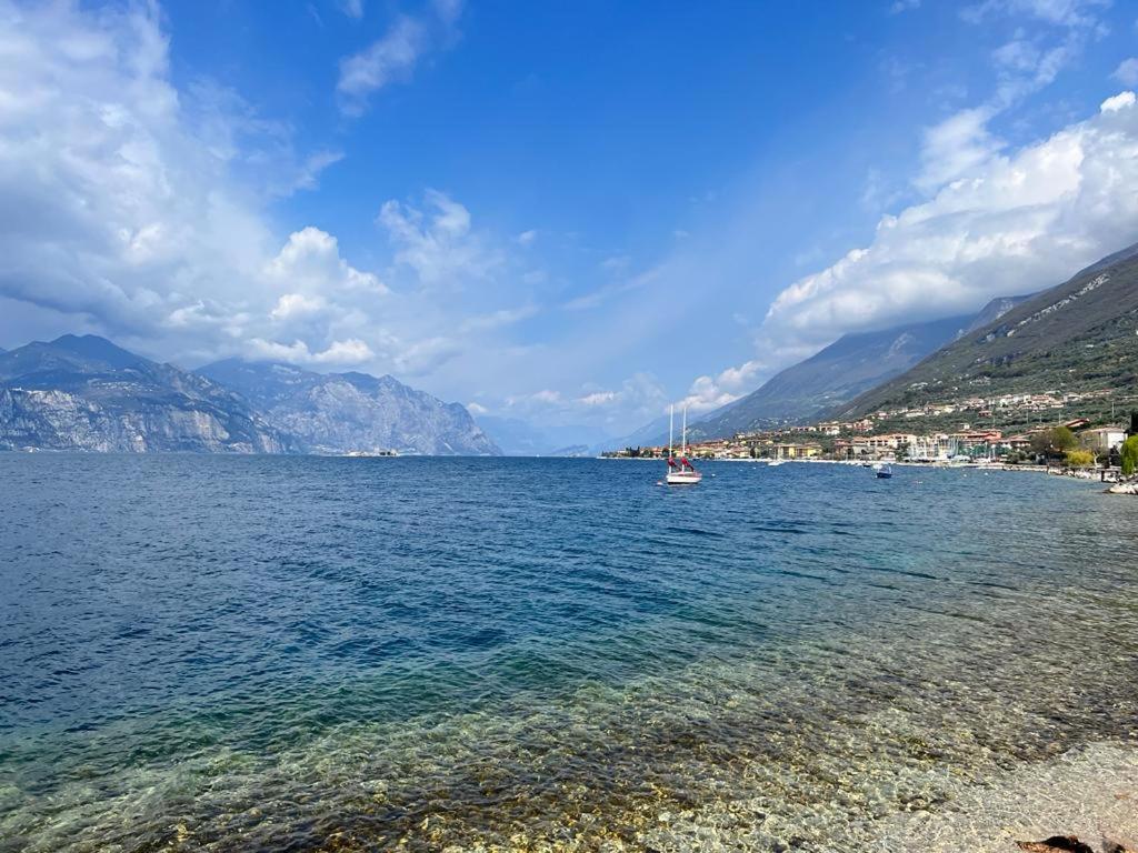 Absentia 1763 Garda Boutique Home - Lake Front Brenzone sul Garda Exterior photo