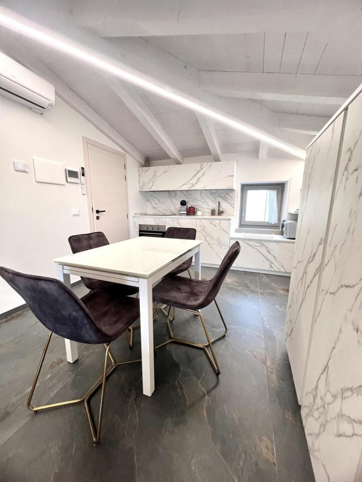 Absentia 1763 Garda Boutique Home - Lake Front Brenzone sul Garda Exterior photo